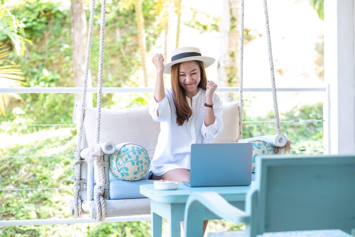 The Freelancer's Guide to Getting Paid Faster (Without Chasing Clients) thumbnail